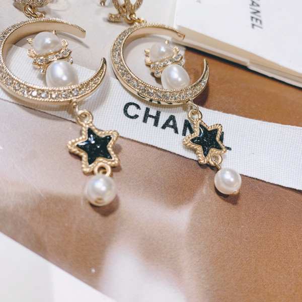 CL EARRINGS