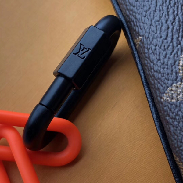 l0*is V*t0n key pouch