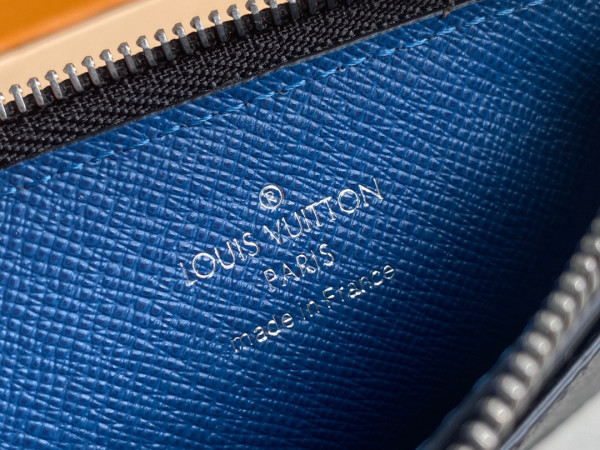 l0*is V*t0n coin card holder