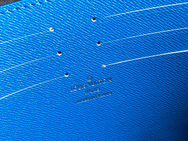 l0*is V*t0n pochette voyage