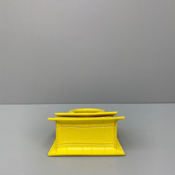 JACQUEMUS Le Chiquito Mini Bag