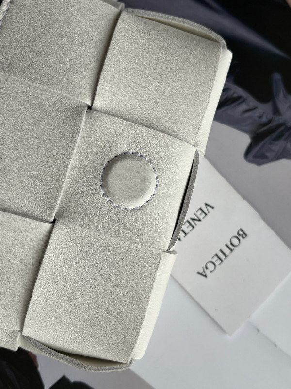 bo*te*ga Ve*ne*ta candy mini cassette-12*8*4cm