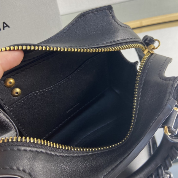 Ba*len*cia*ga neo classic nano top handle bag