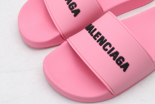 Ba*len*cia*ga pool slide sandal