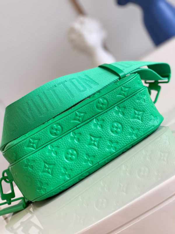 l0*is V*t0n s lock messenger