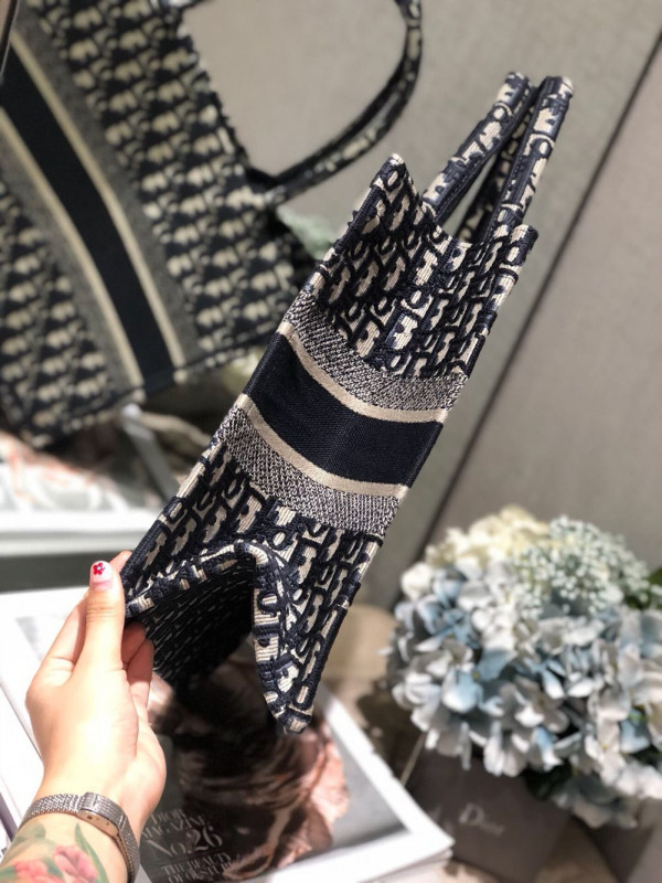 DIRO OBLIQUE BOOK TOTE-36CM