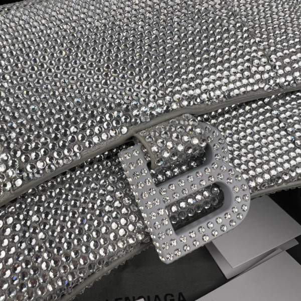 Ba*len*cia*ga hourglass