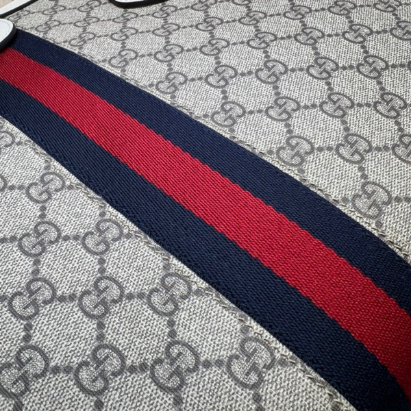 G*u*i ophidia medium tote with web