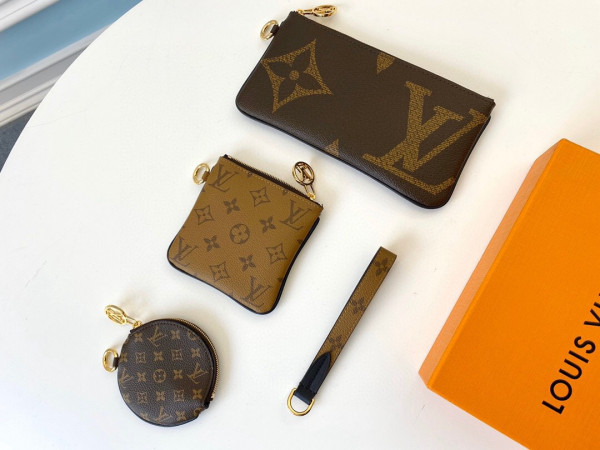 l0*is V*t0n monogram pouch
