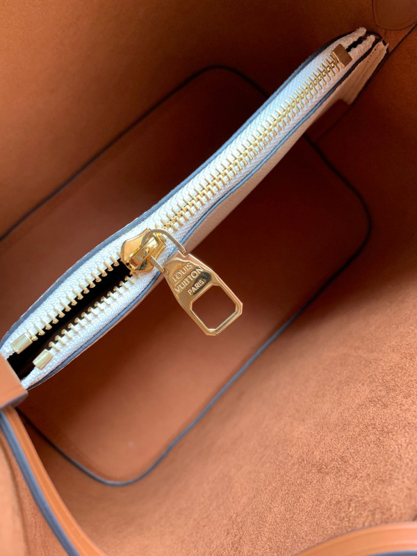 l0*is V*t0n neonoe mm