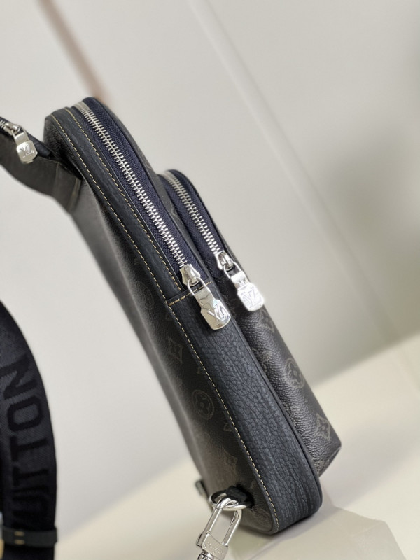 l0*is V*t0n avenue sling bag nm