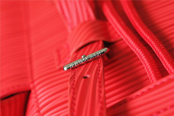 l0*is V*t0n christopher mm