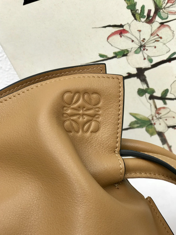 Lowee Flamenco clutch