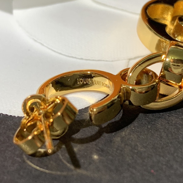 l0*is V*t0n earrings