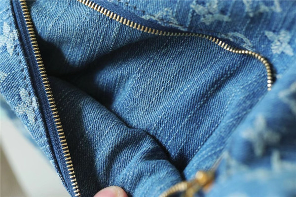 l0*is V*t0n high rise