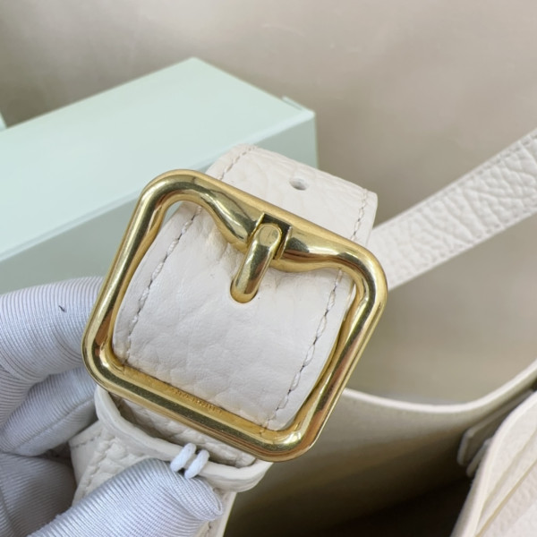 B**rry medium chess shoulder bag