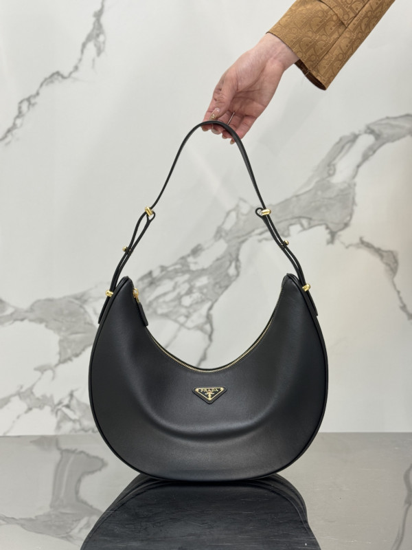 Pra*a arqué leather shoulder bag-35*22.5*8cm