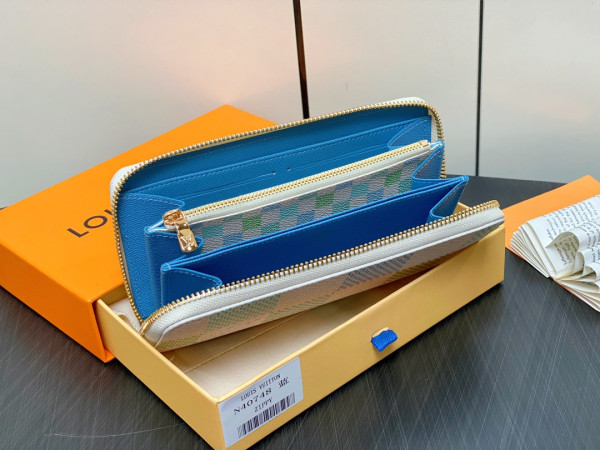 l0*is V*t0n zippy wallet-19.5*10.5*2.5 cm