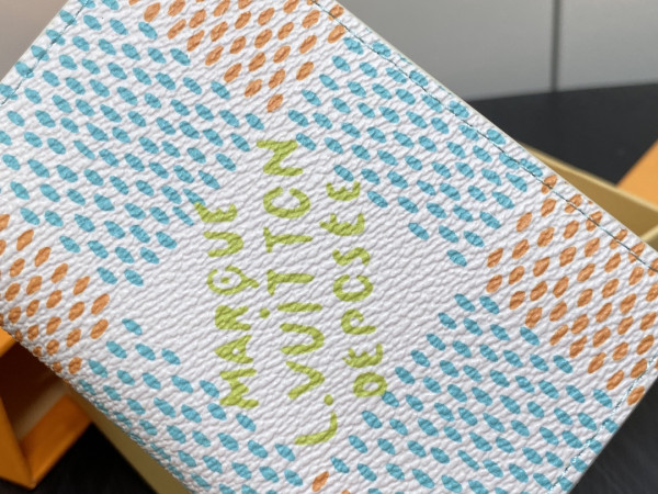 l0*is V*t0n pocket organizer-7.5*11.1*1 cm