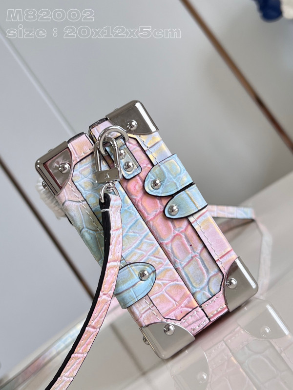 l0*is V*t0n petite malle