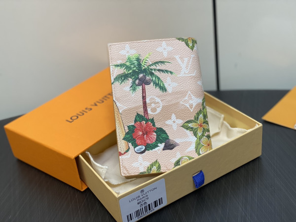 l0*is V*t0n passport cover-10*14*2.5cm