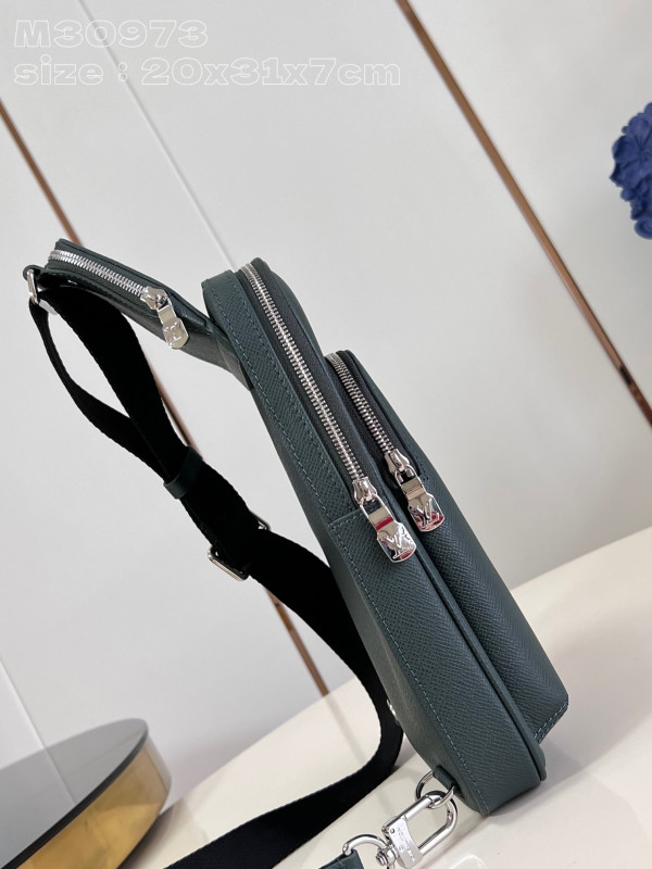 l0*is V*t0n avenue slingbag nm-31*20*7cm