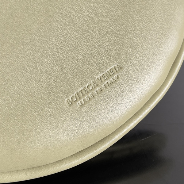 bo*te*ga Ve*ne*ta  gemelli messenger