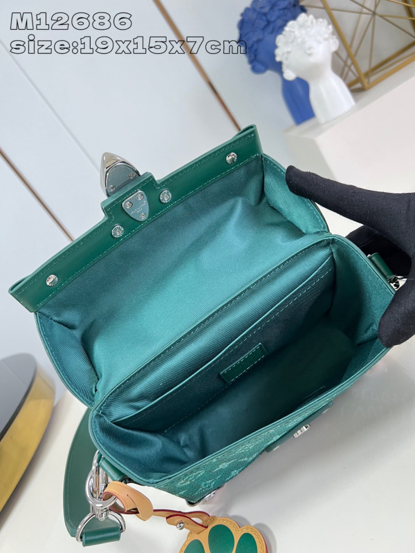 l0*is V*t0n soul trunk-19*15*7cm