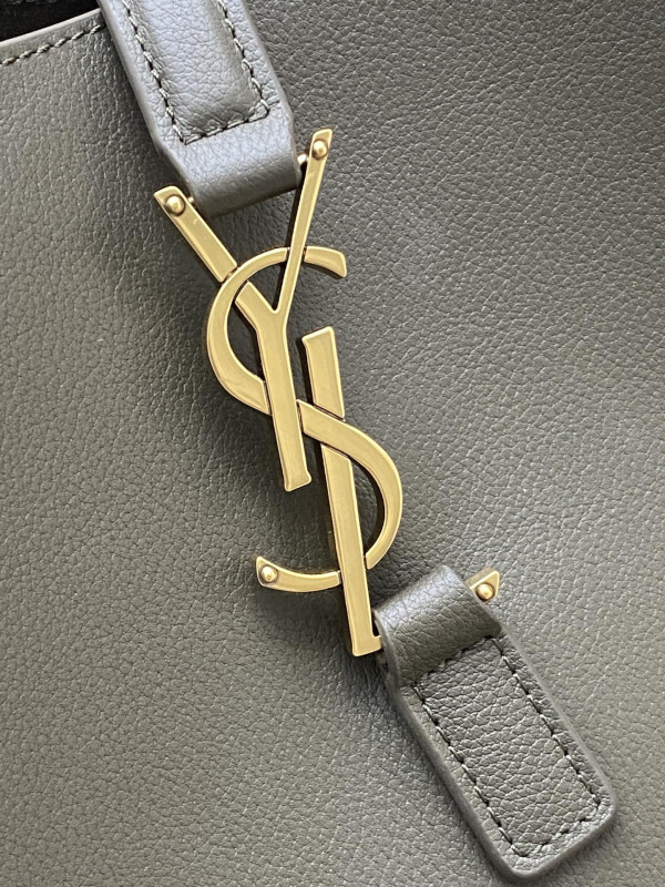 Y*L le 5 À 7 large soft hobo bag - 30x31x13cm