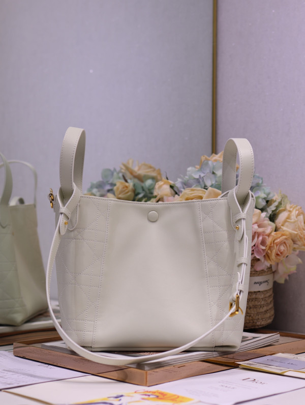 Diro Medium Signature Bucket Bag - 24*23*14CM