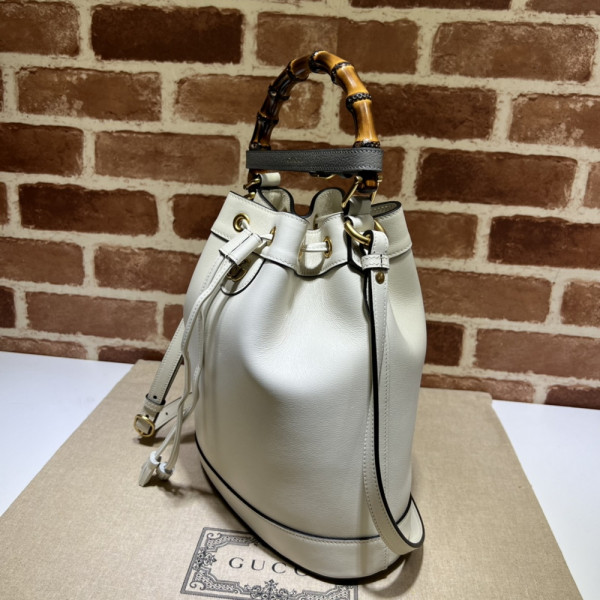 G*u*i diana small bucket bag