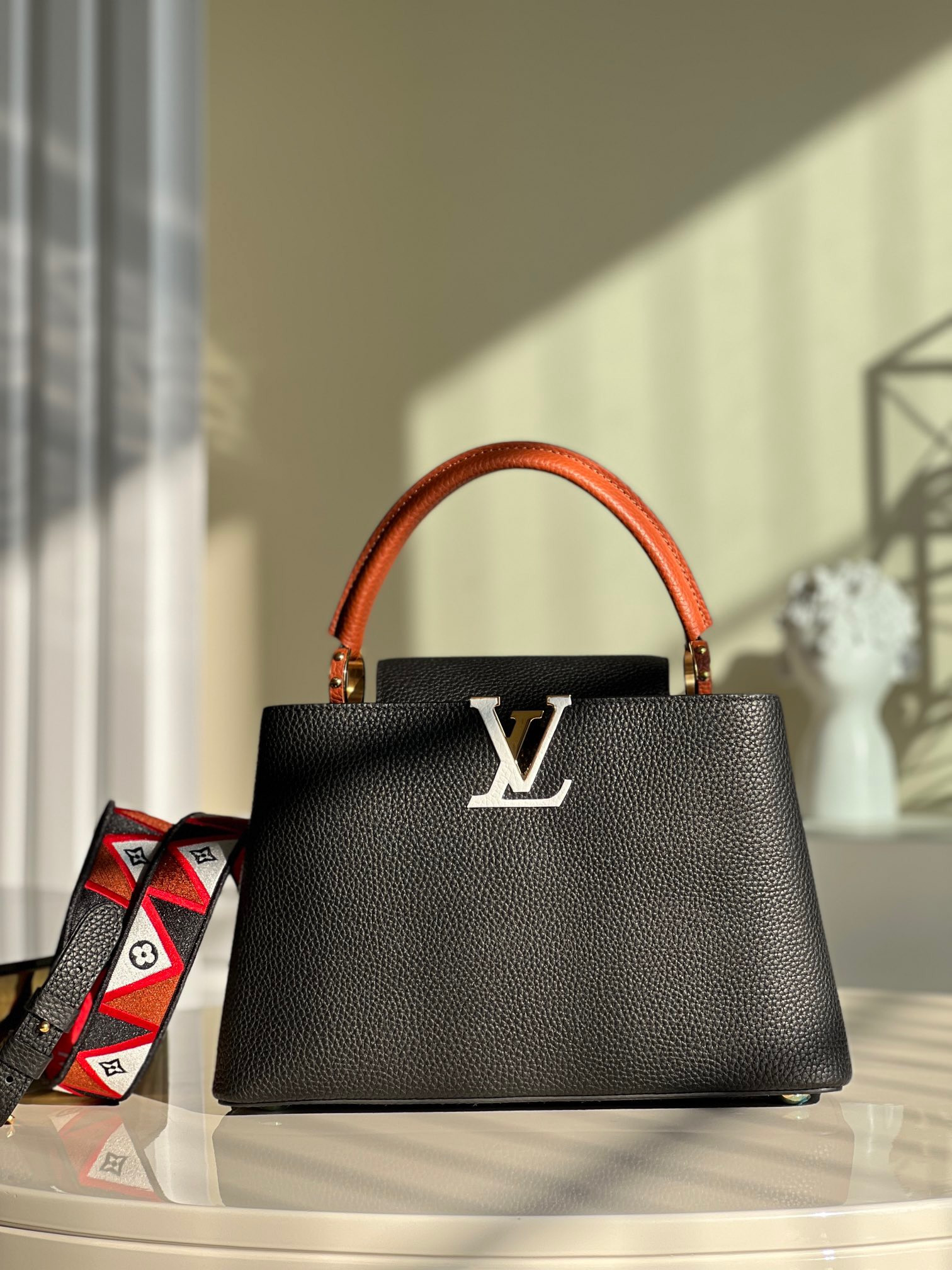 l0*is V*t0n capucines mm