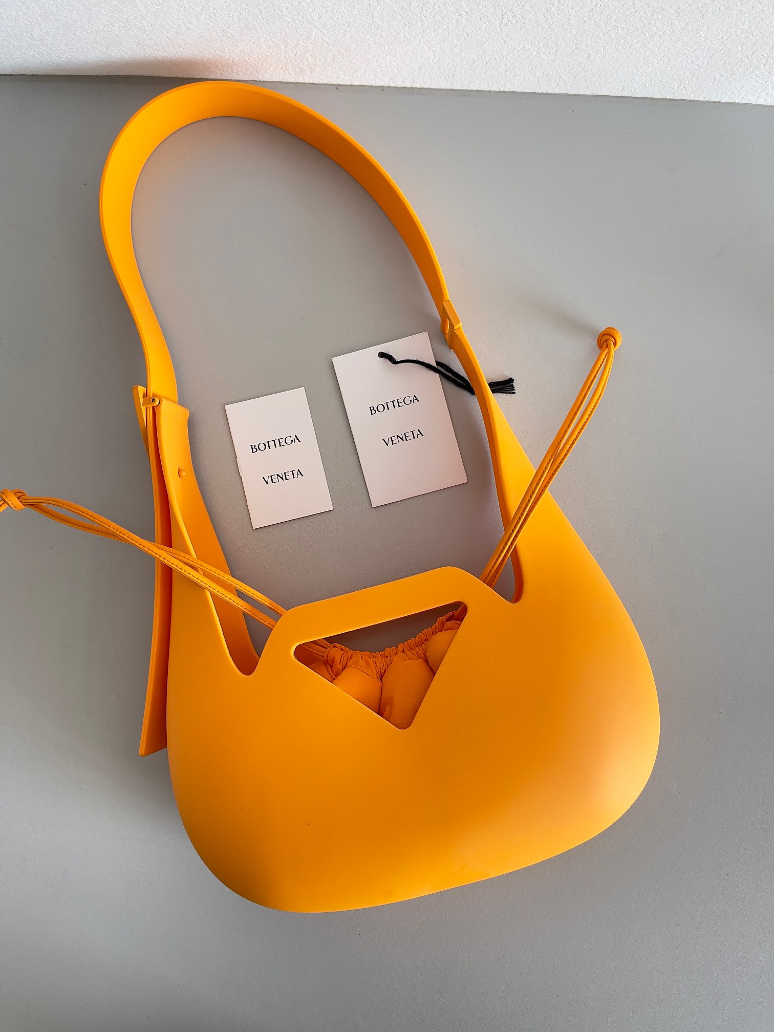 bo*te*ga Ve*ne*ta punch