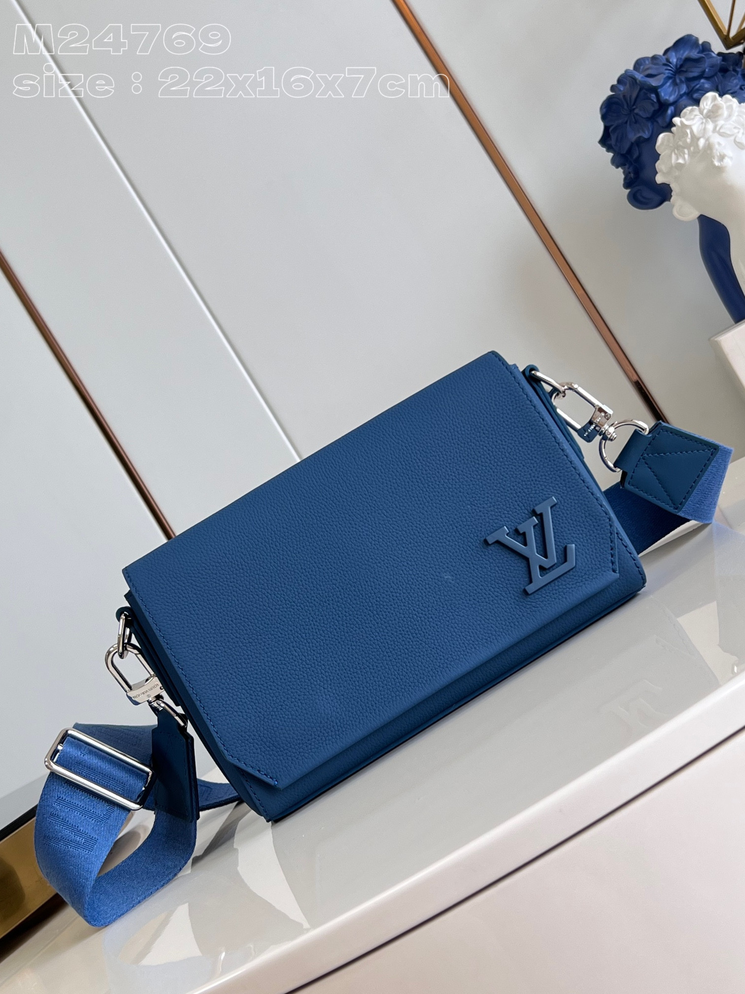 l0*is V*t0n takeoff messenger pm-22*16.5*7cm