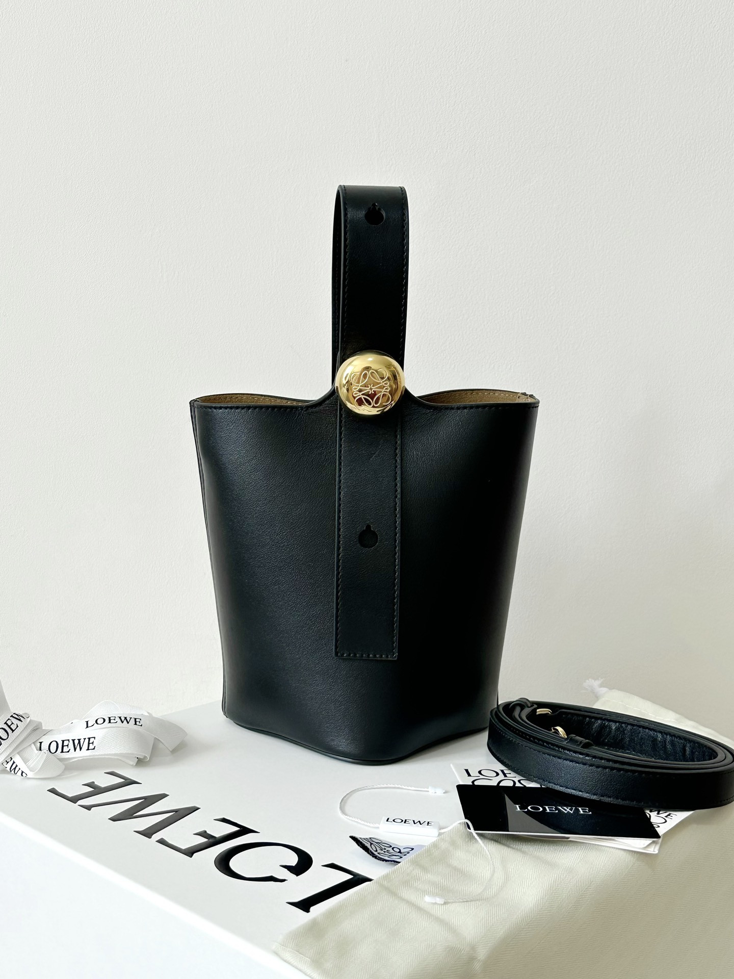 Lowee Mini Pebble Bucket bag-19.5*16*16CM